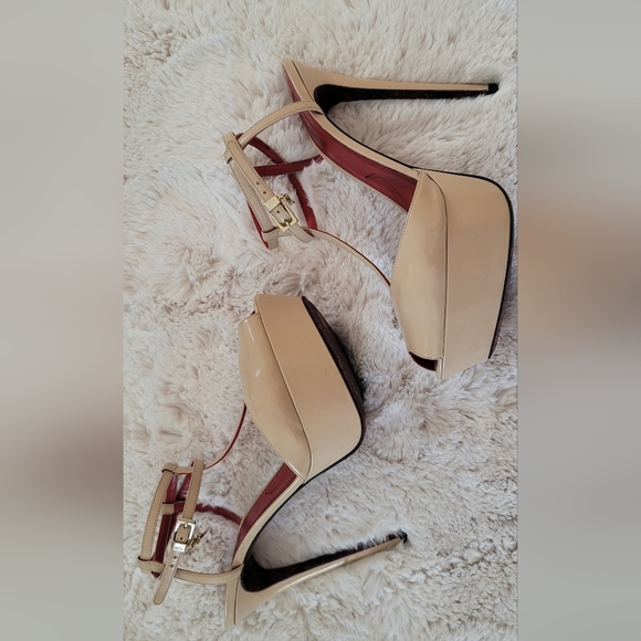 Cesare Paciotti Heels 👠 - Picture 2 of 5